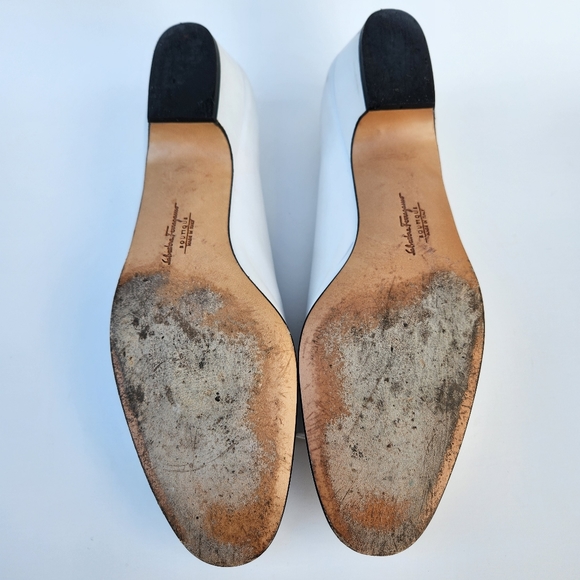 Salvatore Ferragamo Vintage '00 Vara White Leather Flats With Bow - Picture 14 of 15